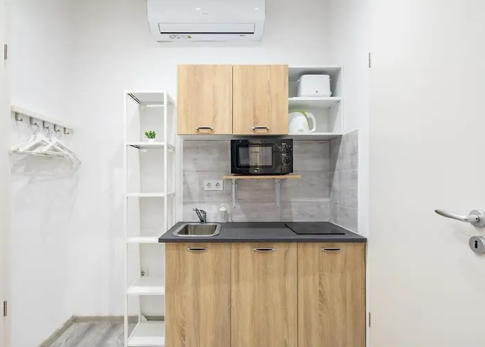 Cosy At Super Location With Ac * Budapesta