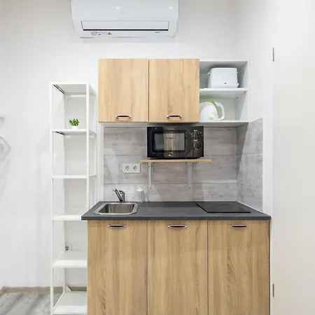 Cosy At Super Location With Ac * Budapest