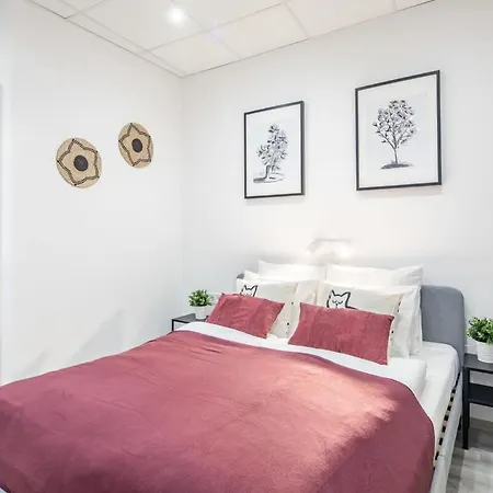 Cosy At Super Location With Ac * Budapest