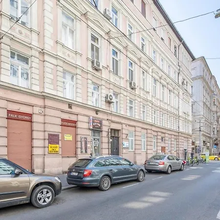 Cosy At Super Location With Ac Appartement Budapest