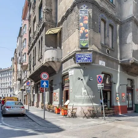 Cosy At Super Location With Ac Appartement